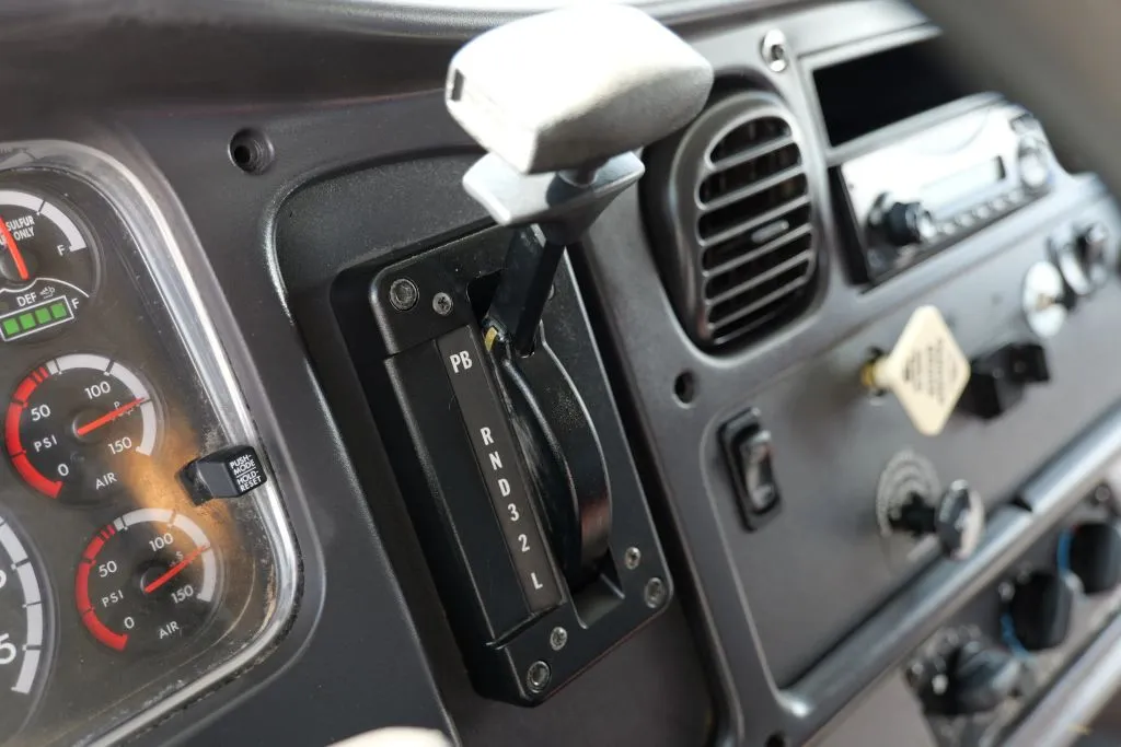 Freightliner M106 photo 12