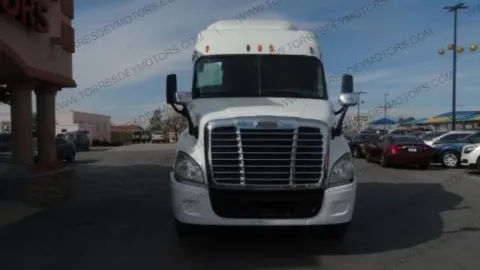 More photos of 2014 Freightliner Cascadia CA113SLP Sleeper at Torresdey Motors Alameda, TX