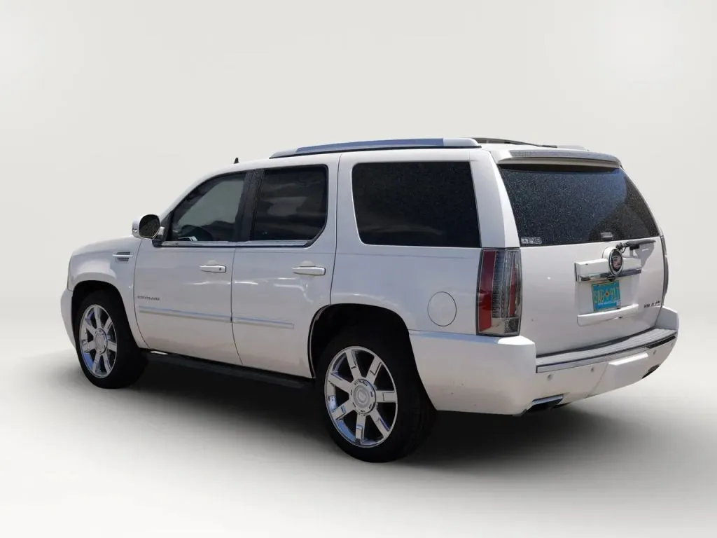 Cadillac Escalade photo 3