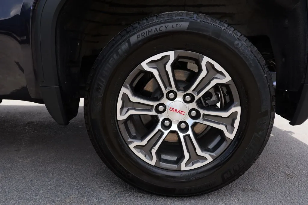 GMC Sierra photo 12