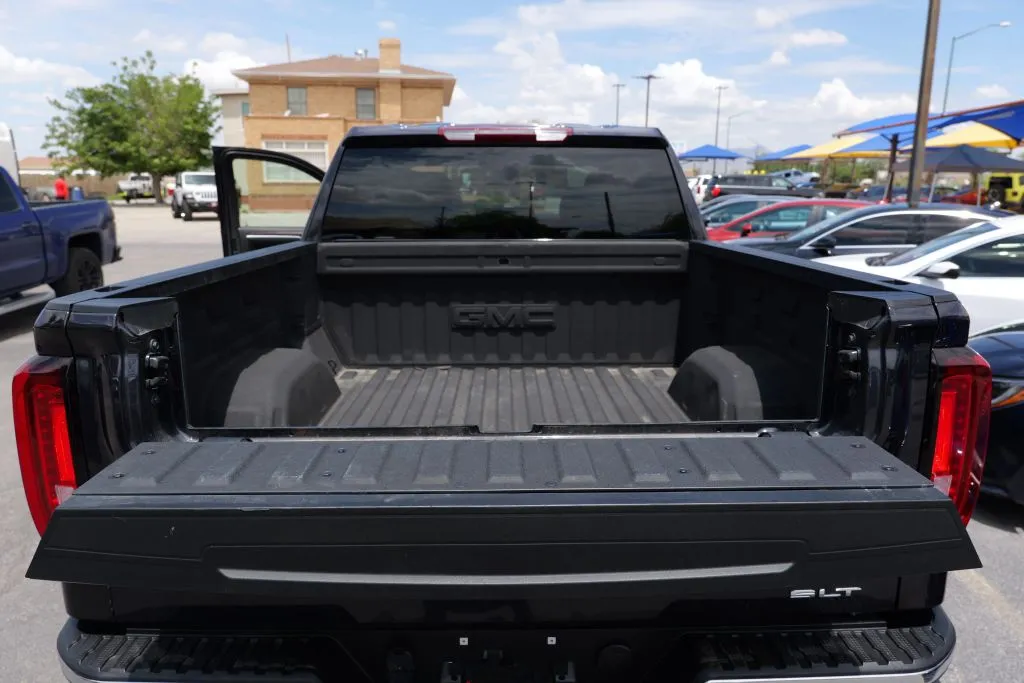 GMC Sierra photo 14