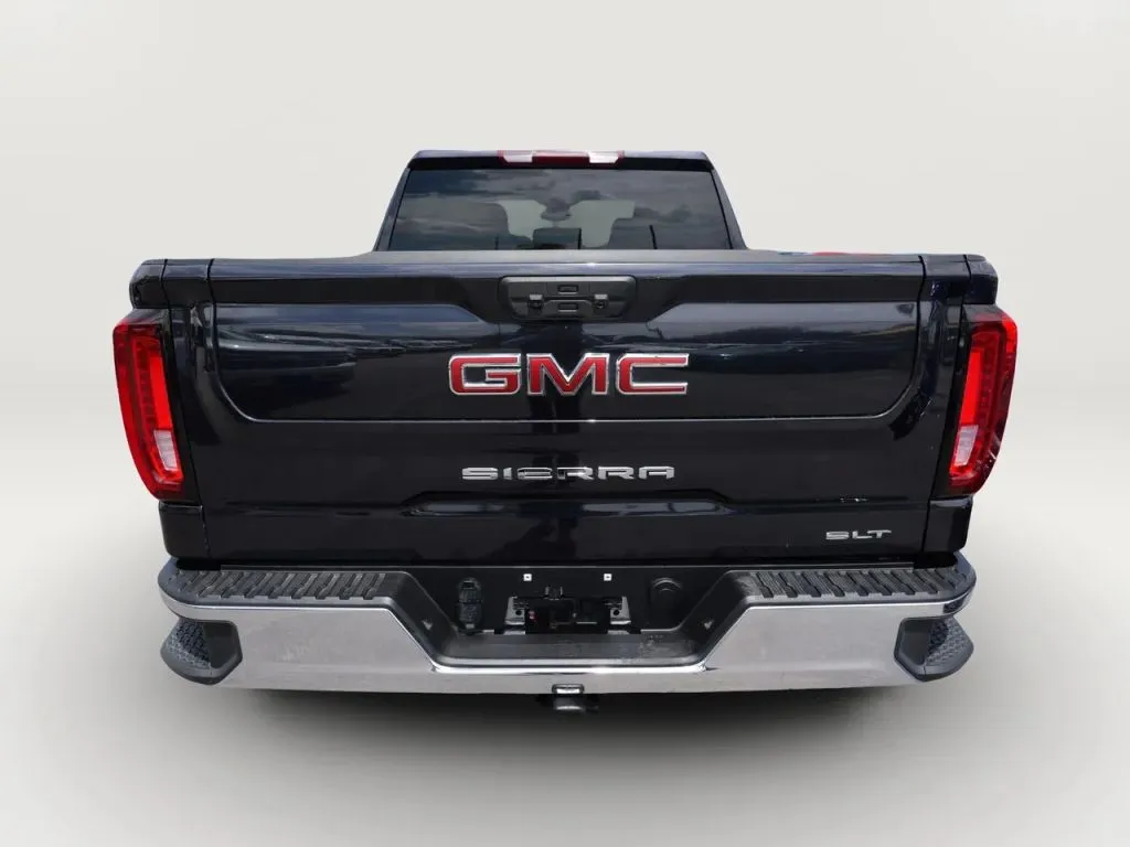 GMC Sierra photo 13