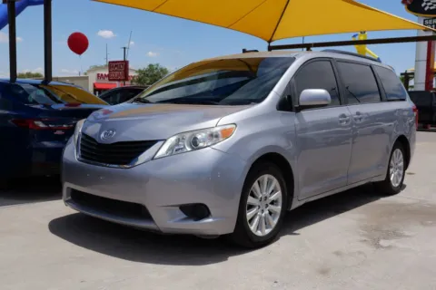 Unknown 2013 Toyota Sienna LE Minivan 4D for sale in El Paso, TX