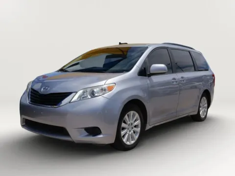 Unknown 2013 Toyota Sienna LE Minivan 4D for sale in El Paso, TX