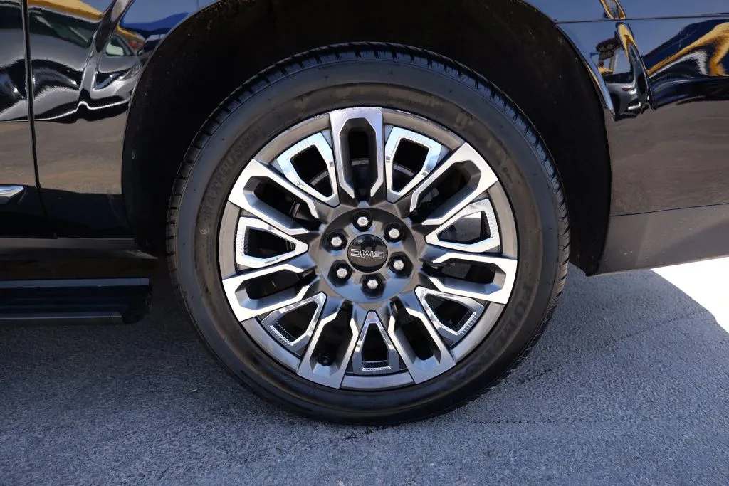 GMC Yukon XL photo 20