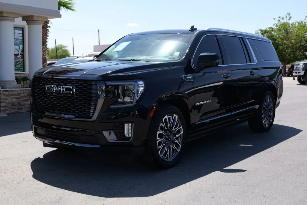 Black 2023 GMC Yukon XL Denali Ultimate Sport Utility 4D for sale in El Paso, TX