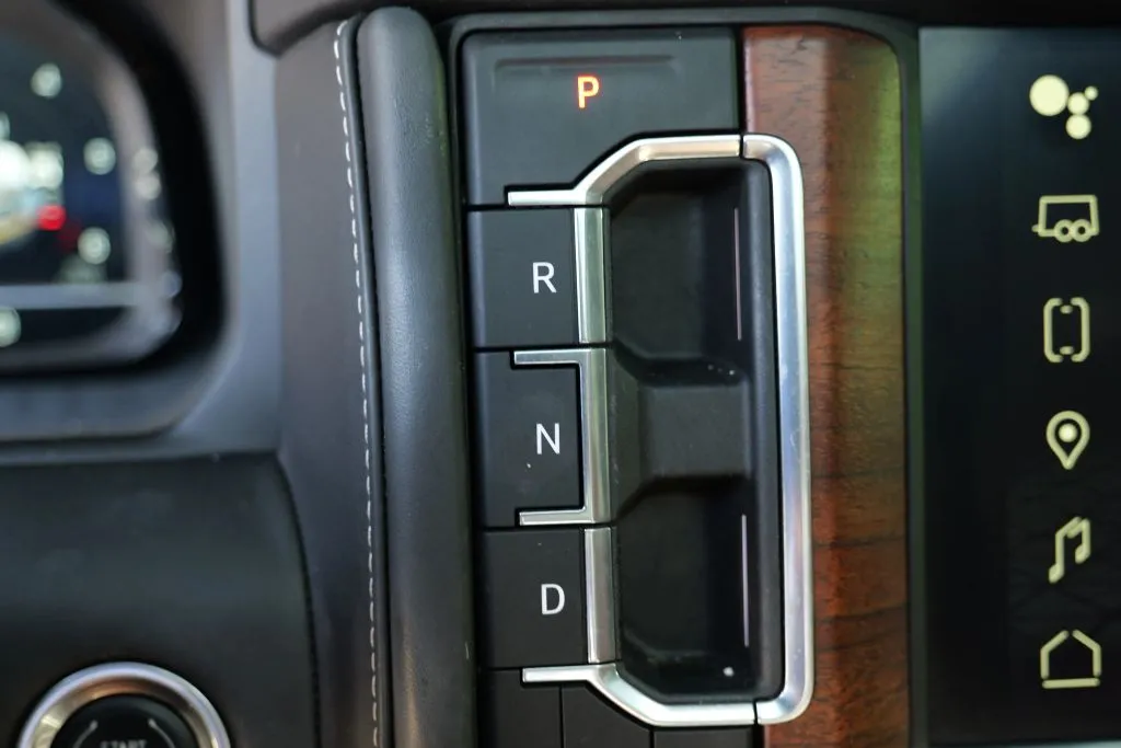 GMC Yukon XL photo 7