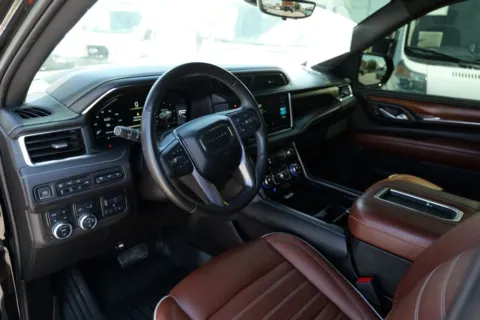 More photos of 2023 GMC Yukon XL Denali Ultimate Sport Utility 4D at Torresdey Motors Alameda, TX