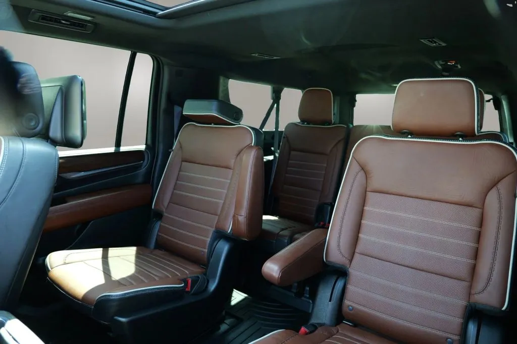 GMC Yukon XL photo 12