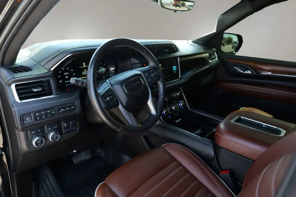 GMC Yukon XL photo 4