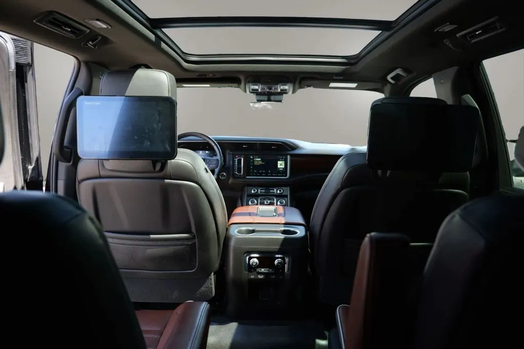 GMC Yukon XL photo 16