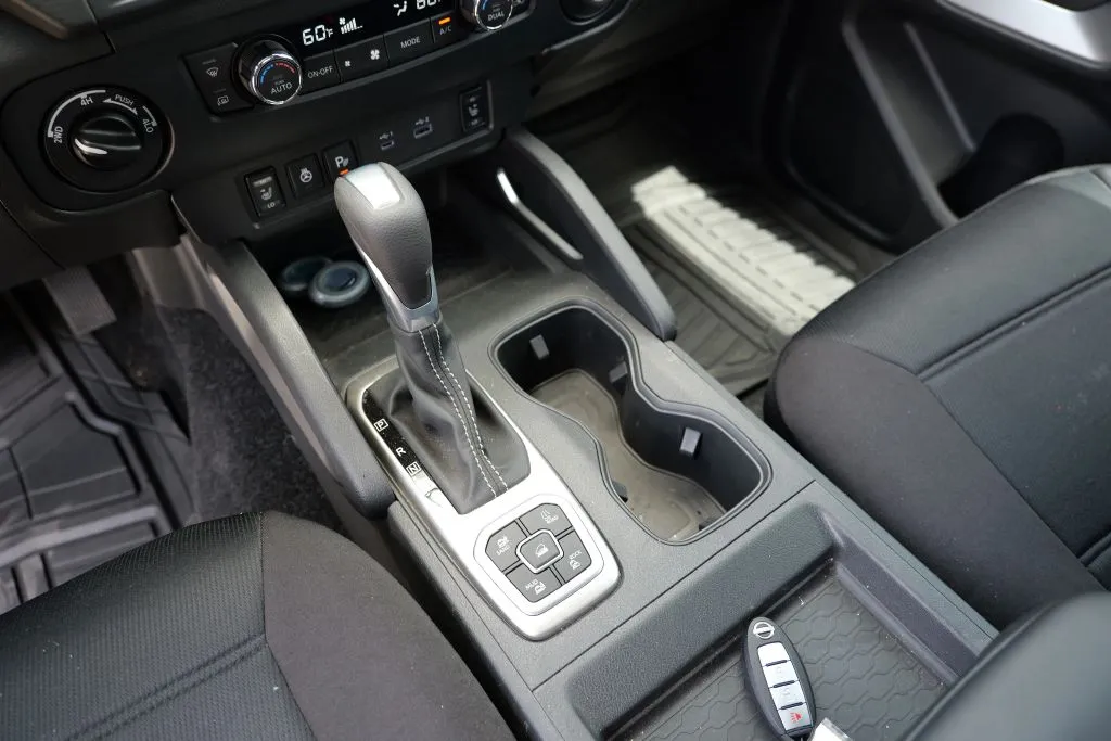 Nissan Frontier photo 12