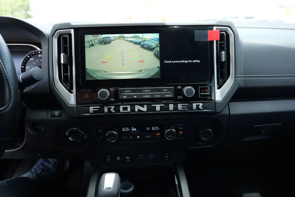 Nissan Frontier photo 16