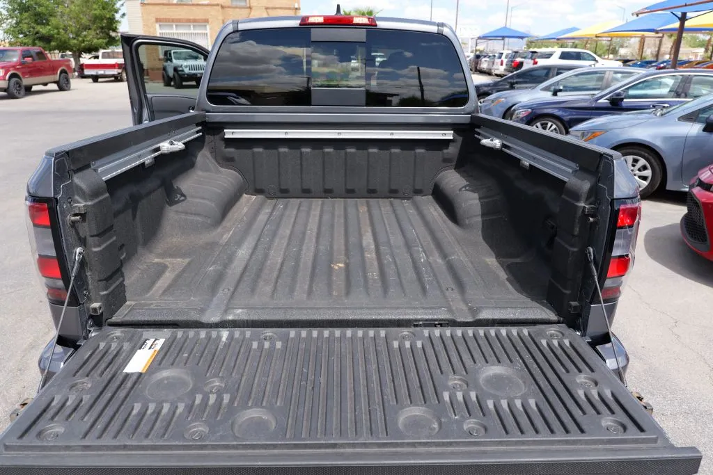 Nissan Frontier photo 14