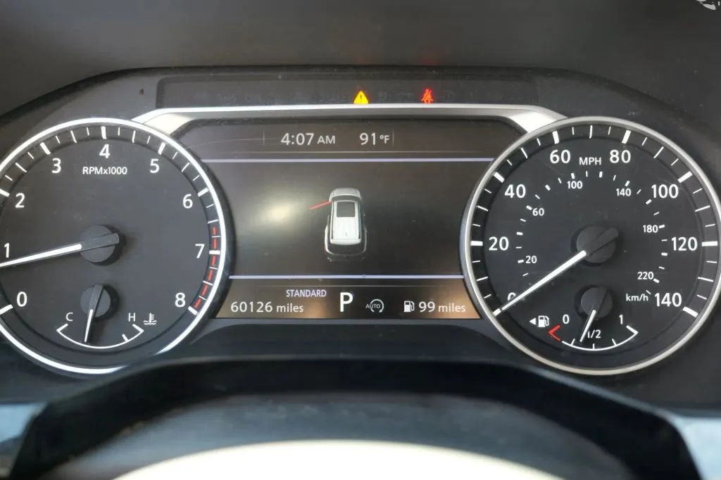 Nissan Pathfinder photo 6
