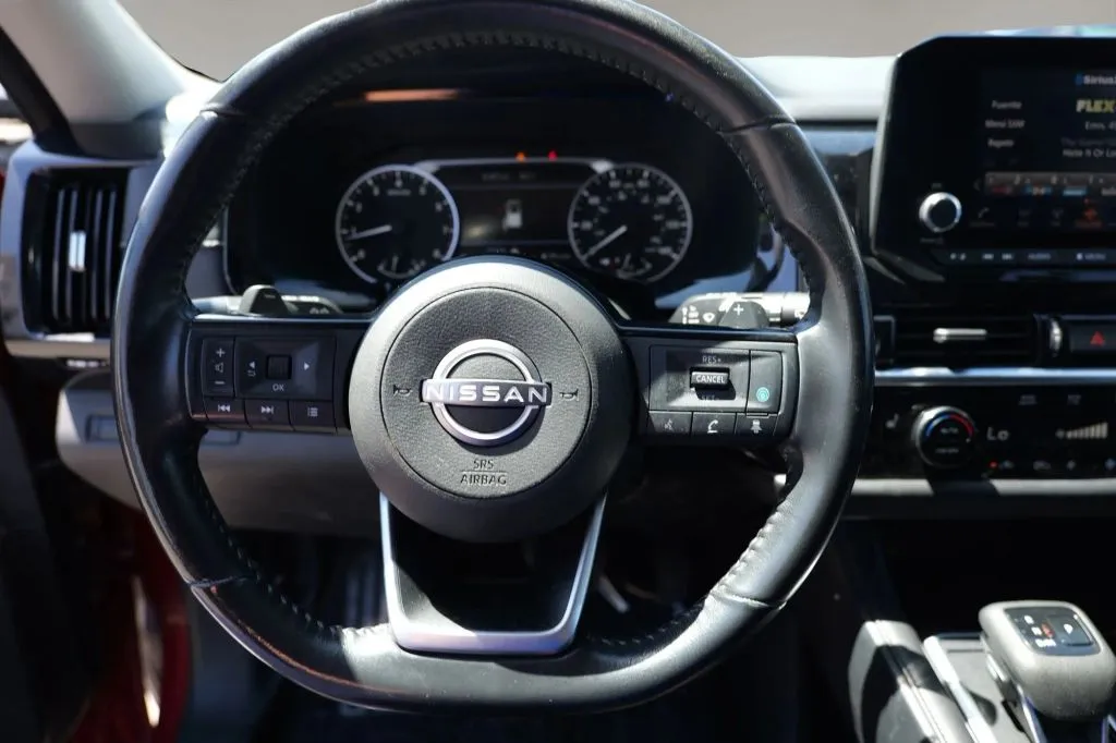 Nissan Pathfinder photo 5