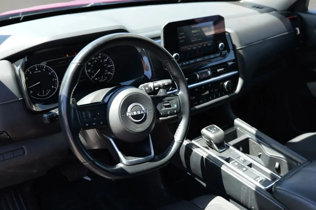 Nissan Pathfinder photo 4
