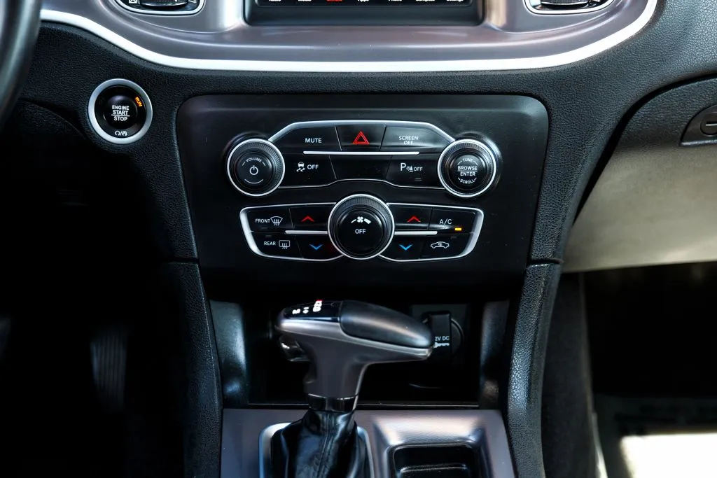 Dodge Charger photo 6