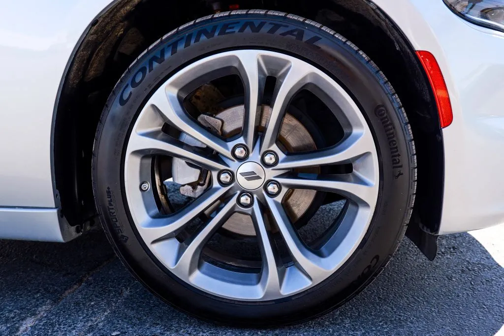 Dodge Charger photo 12