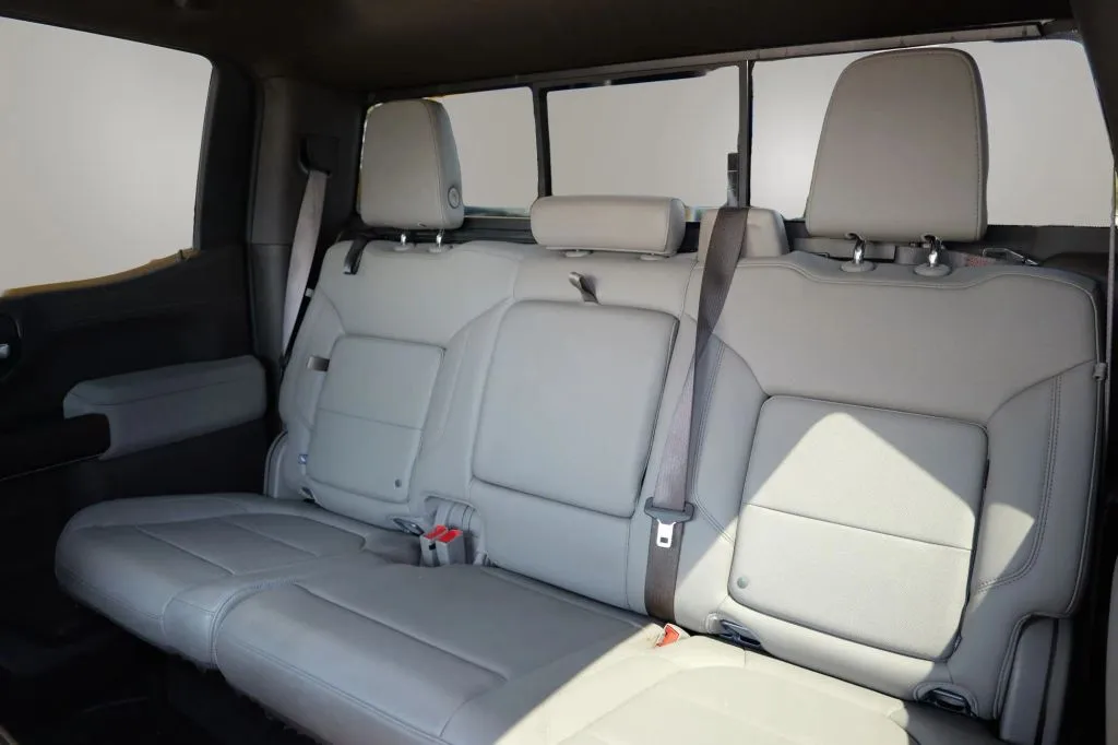 GMC Sierra photo 10