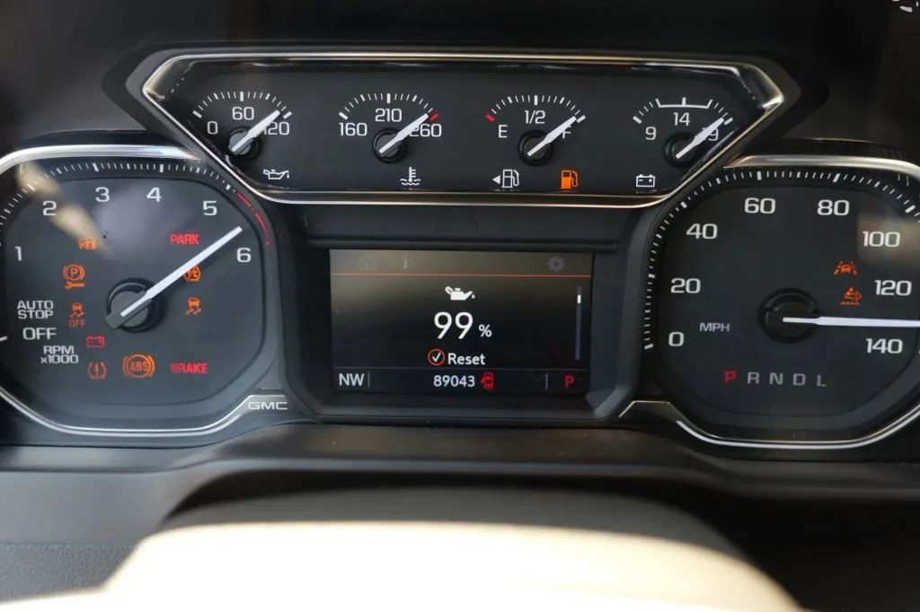 GMC Sierra photo 6