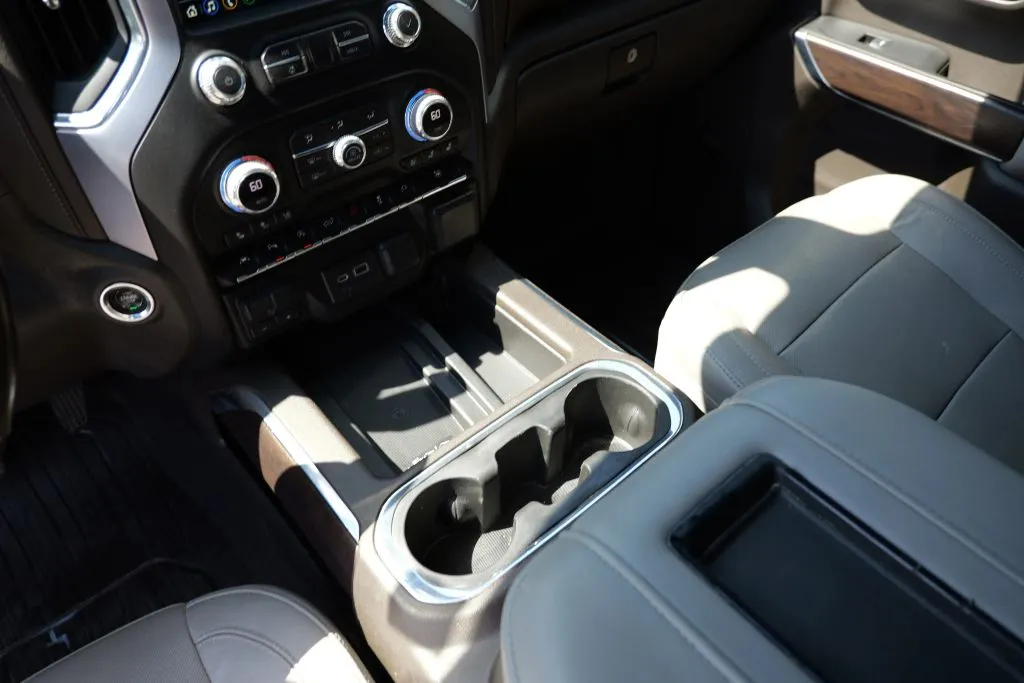 GMC Sierra photo 12