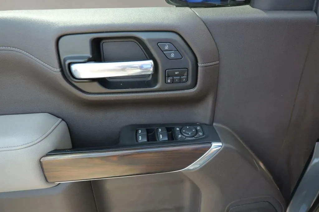 GMC Sierra photo 8