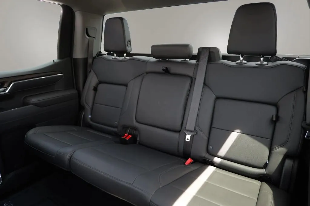 GMC Sierra photo 10