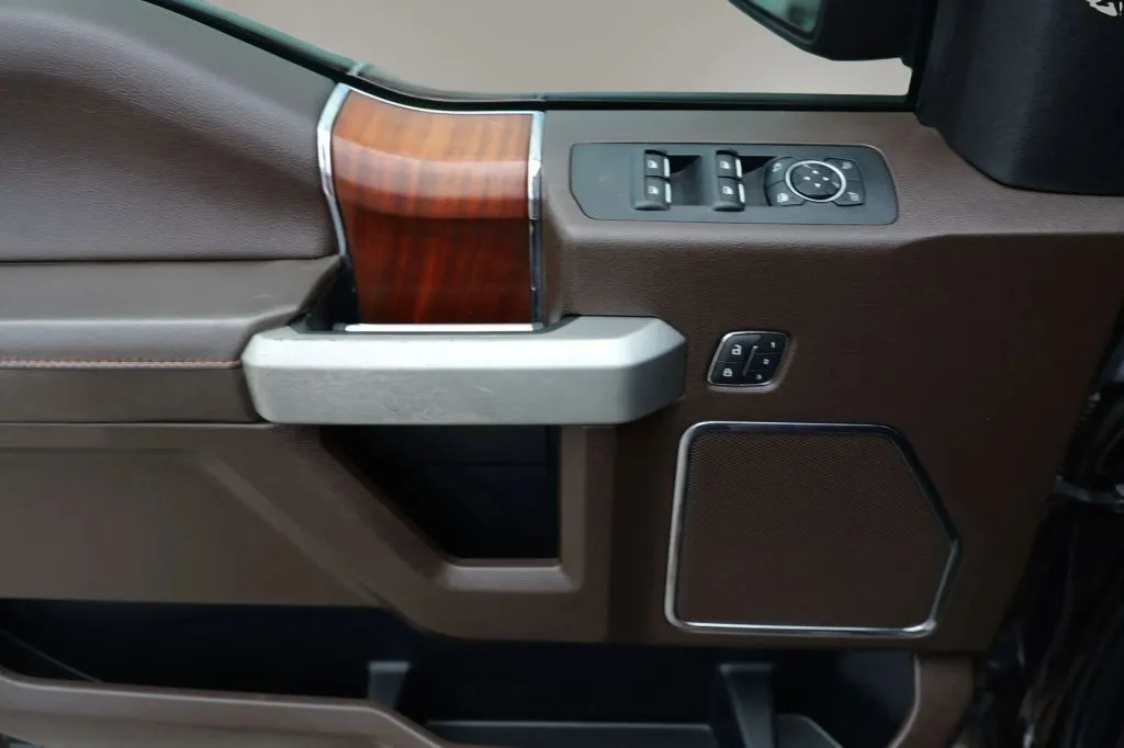Ford F-150 photo 7