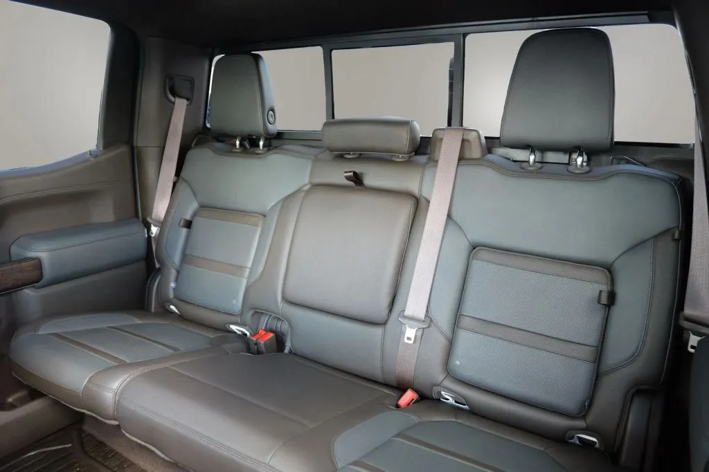 GMC Sierra photo 10