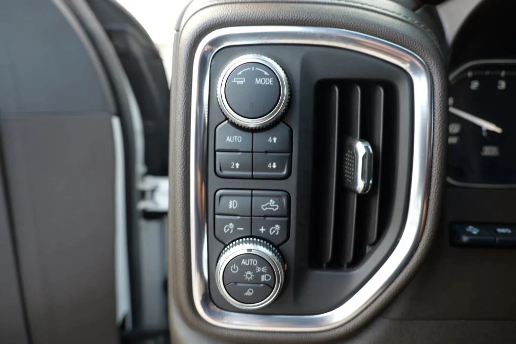 GMC Sierra photo 7