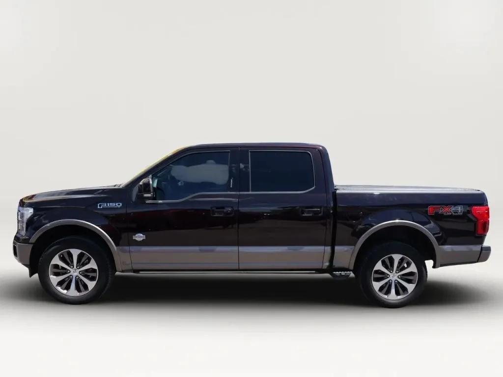 Ford F-150 photo 2