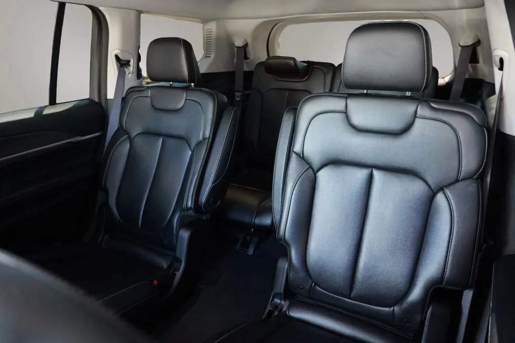 Jeep Grand Cherokee L photo 9