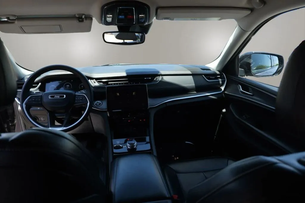 Jeep Grand Cherokee L photo 12