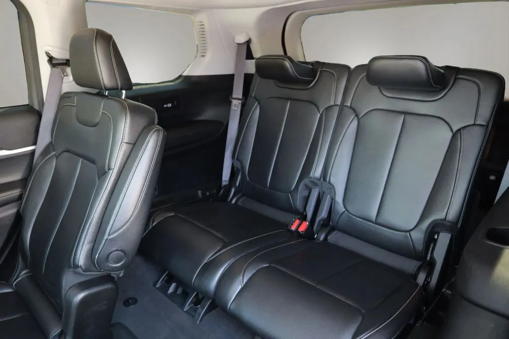 Jeep Grand Cherokee L photo 10