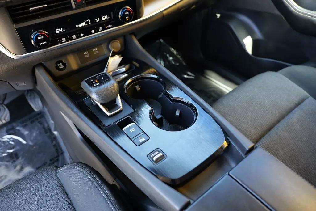 Nissan Rogue photo 11