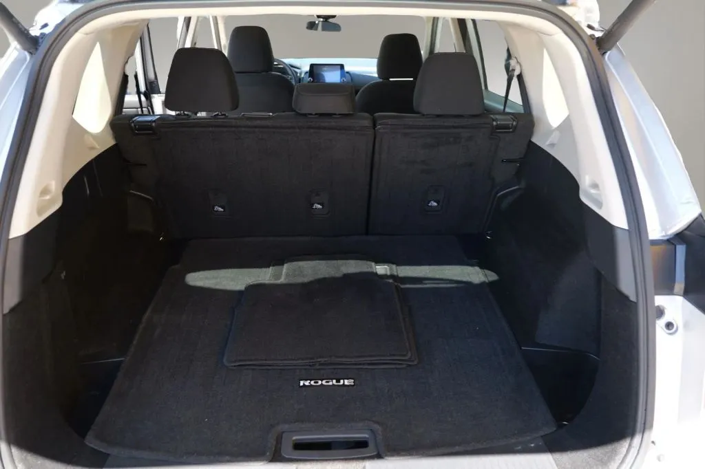 Nissan Rogue photo 13