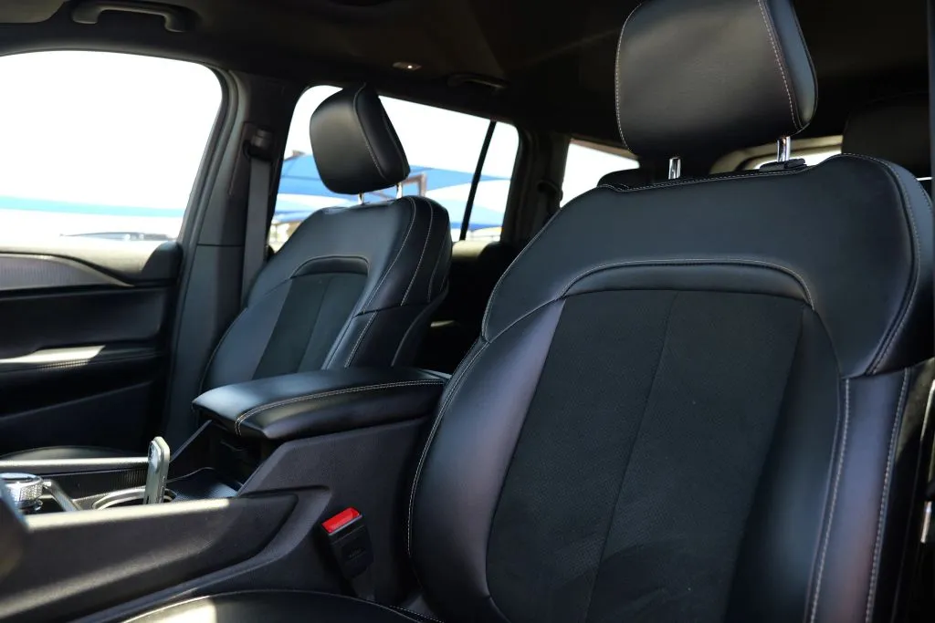 Jeep Grand Cherokee L photo 8