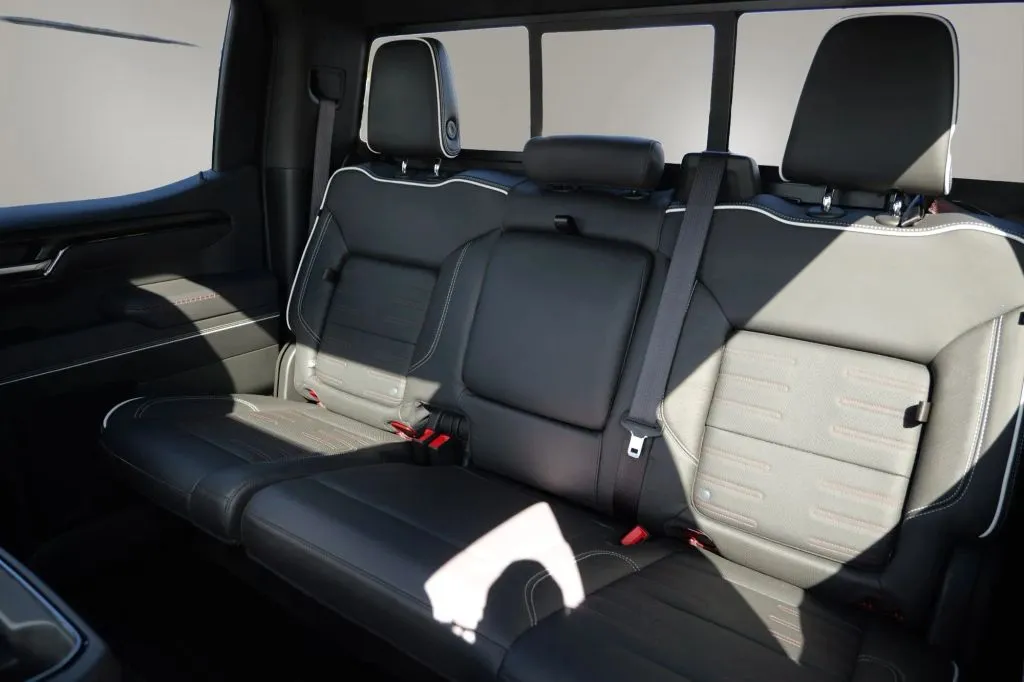 GMC Sierra photo 9