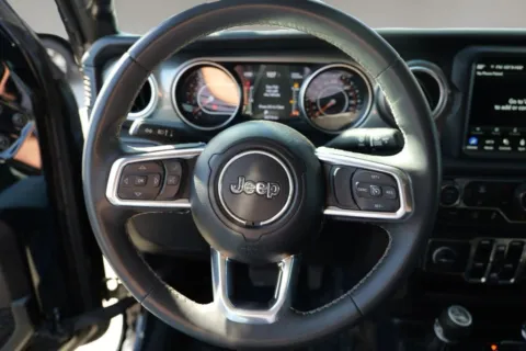 More photos of 2023 Jeep Gladiator Overland Pickup 4D 5 ft at Torresdey Motors Alameda, TX