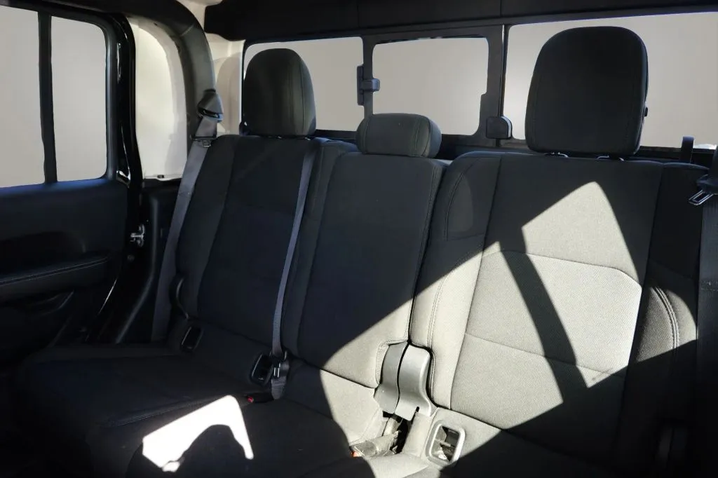 Jeep Gladiator photo 9