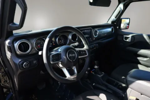 More photos of 2023 Jeep Gladiator Overland Pickup 4D 5 ft at Torresdey Motors Alameda, TX