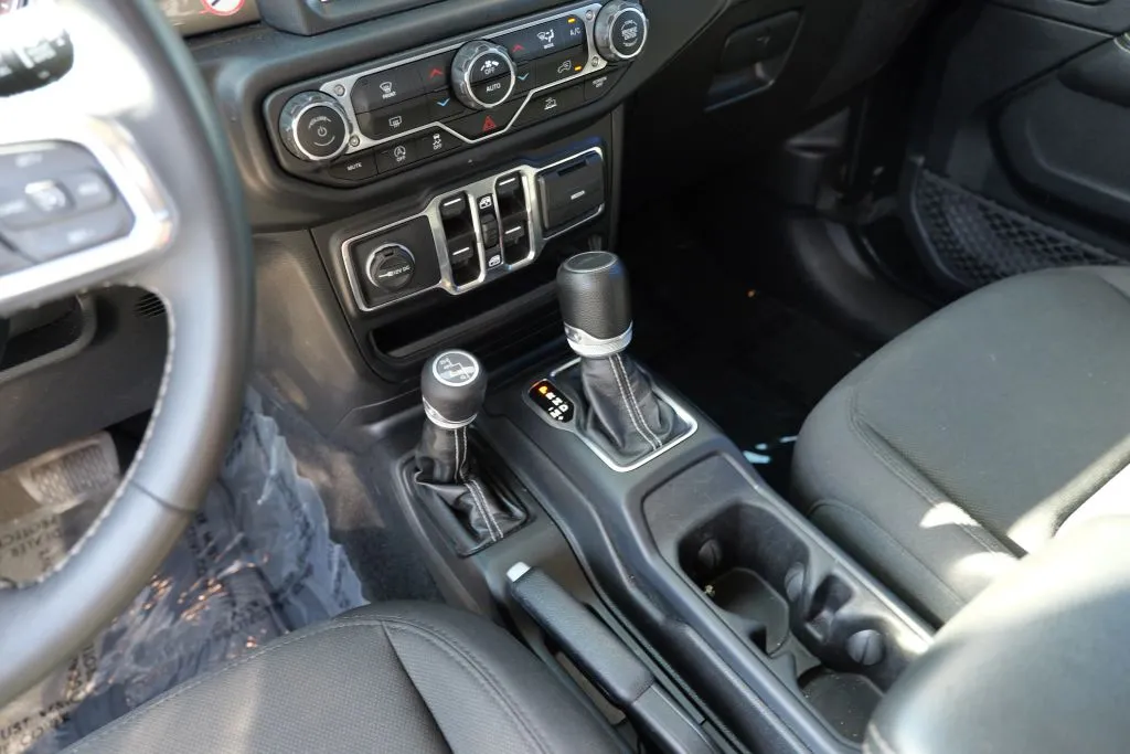 Jeep Gladiator photo 11
