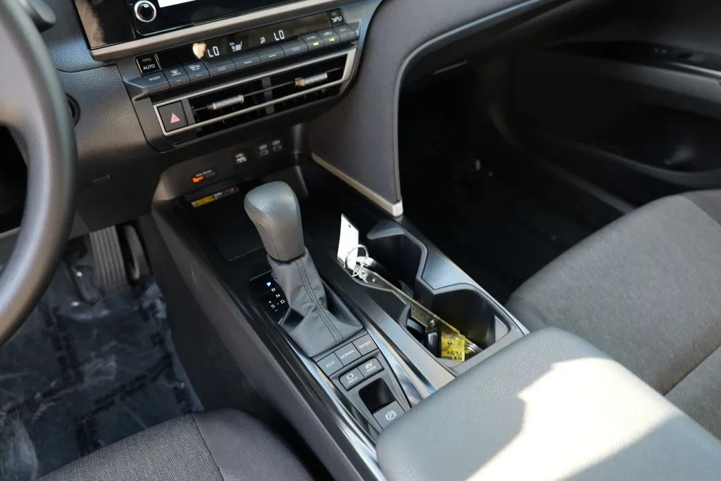 Toyota Camry photo 6