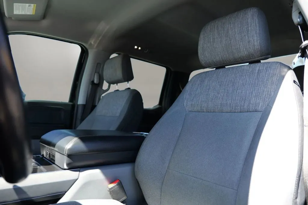 Ford F-150 photo 9