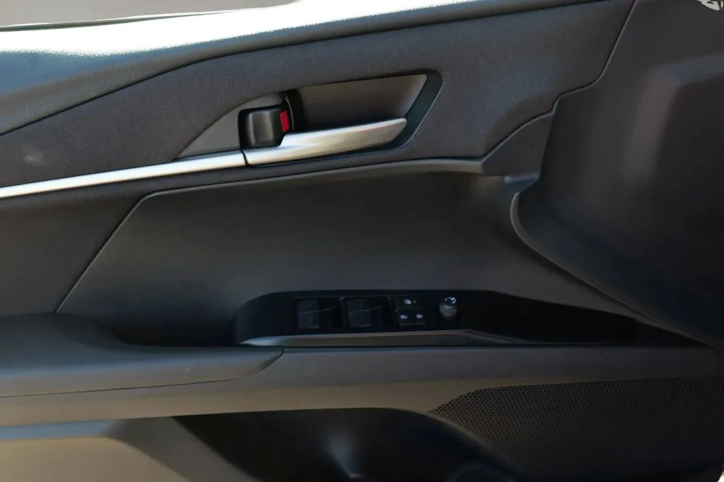 Toyota Camry photo 7