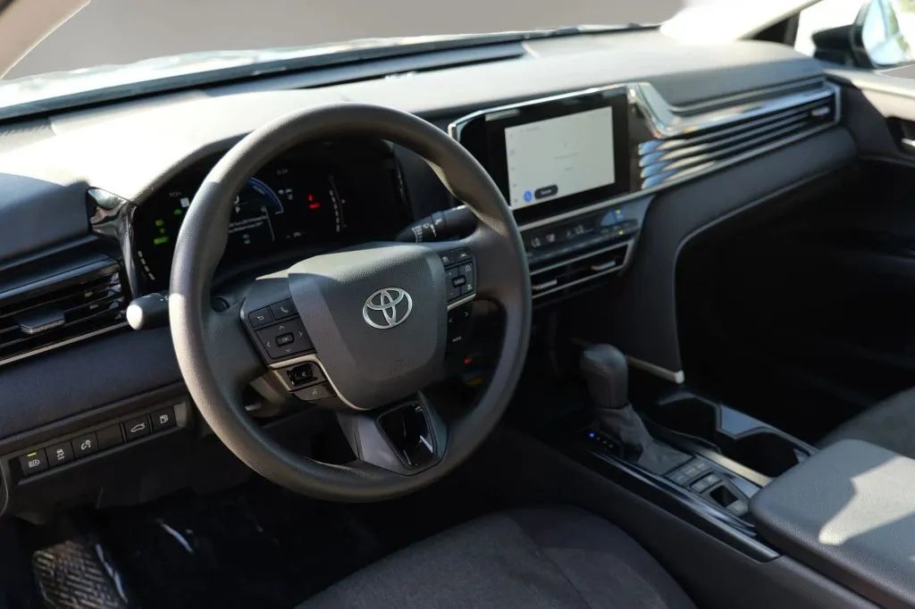 Toyota Camry photo 4