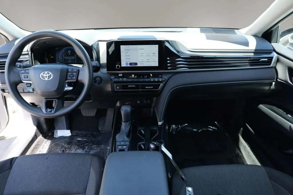 Toyota Camry photo 10