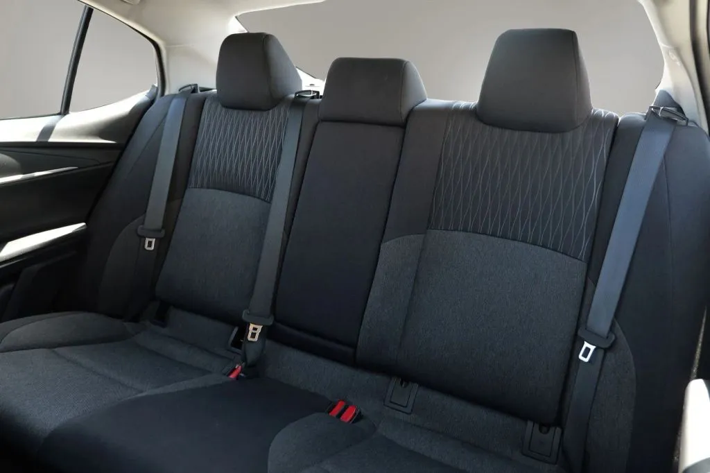 Toyota Camry photo 9