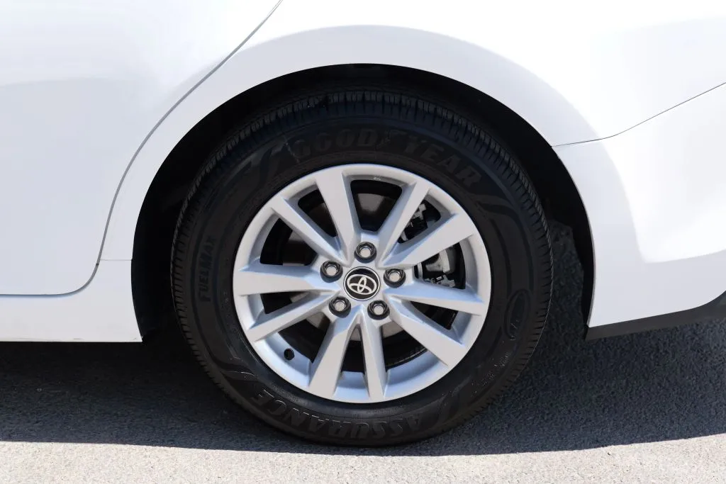 Toyota Camry photo 12